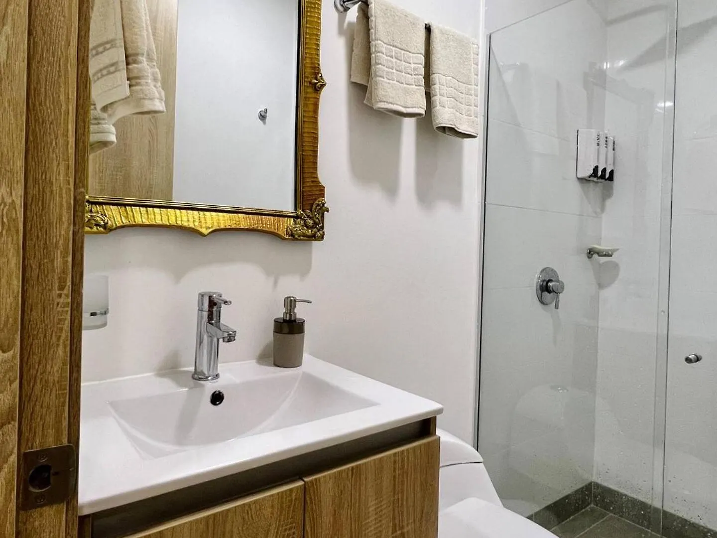 Moderno Y Amplio Apartamento Cerca A La Playa! Cartagena Apartment